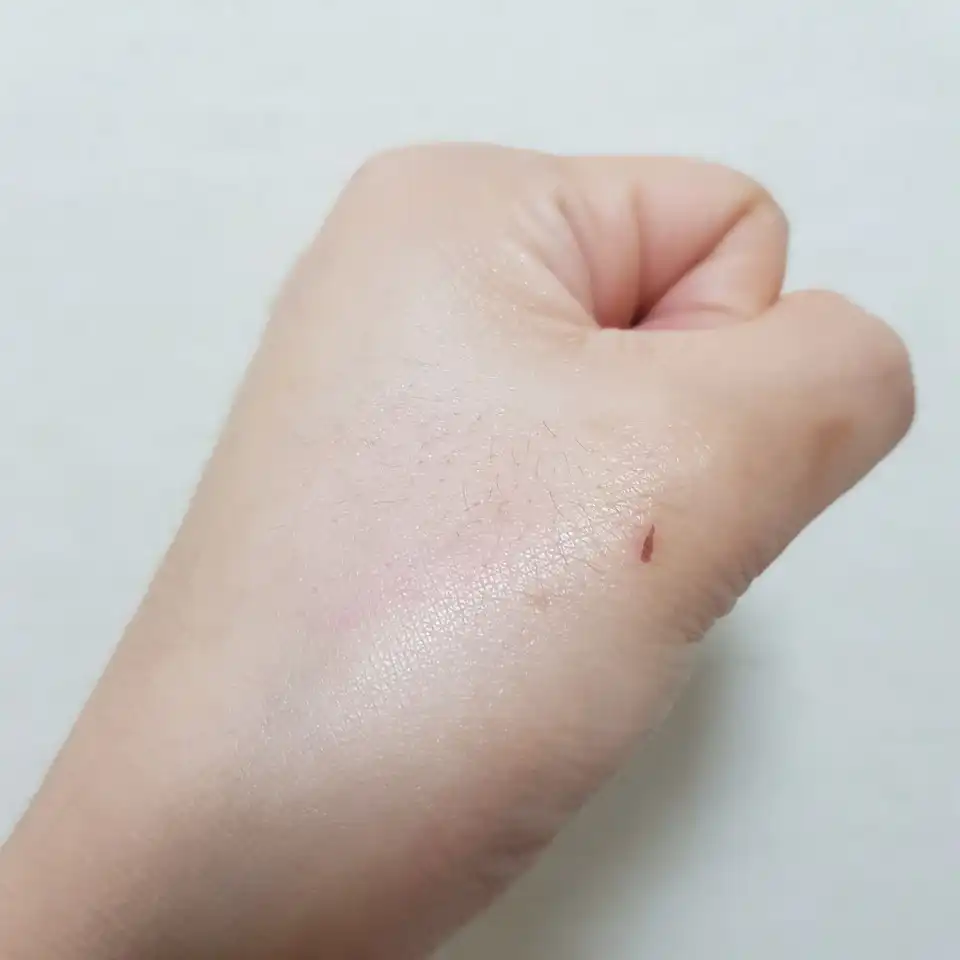 언니의파우치 리뷰 이미지 11 - [블루밍 립 라커 [03 글로우 레드]]