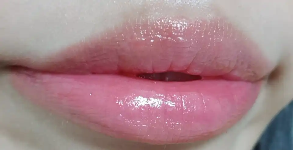 언니의파우치 리뷰 이미지 12 - [블루밍 립 라커 [03 글로우 레드]]