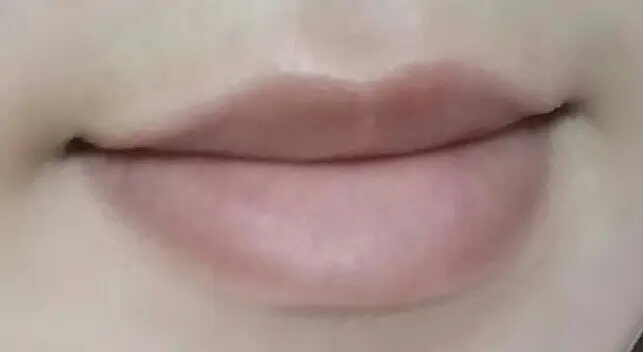 선택된 언니의파우치 리뷰 이미지 - [립 타이즈 실키 컬러 립스틱  [앤]]