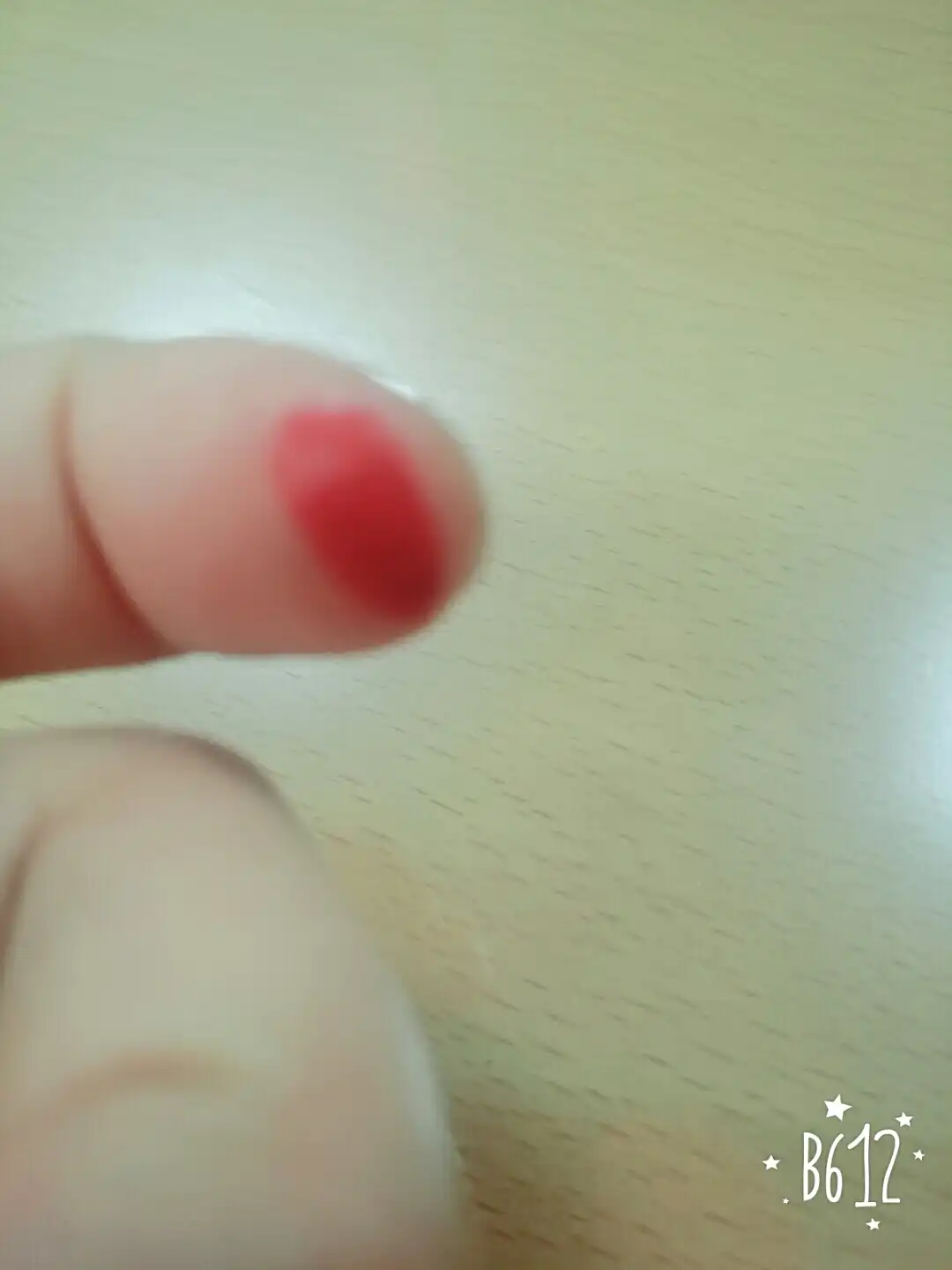 언니의파우치 리뷰 이미지 3 - [비비드 터치 모이스처 립스틱 18호 레드 버건디]