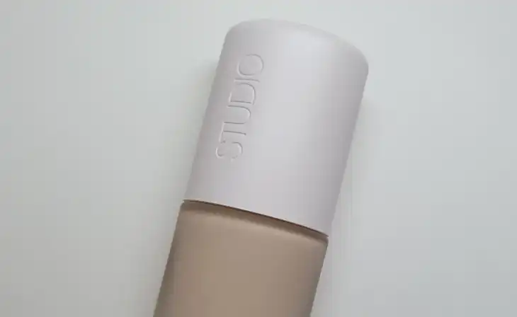 스튜디오 슬림 핏 파운데이션 21호 브라이트_10ml