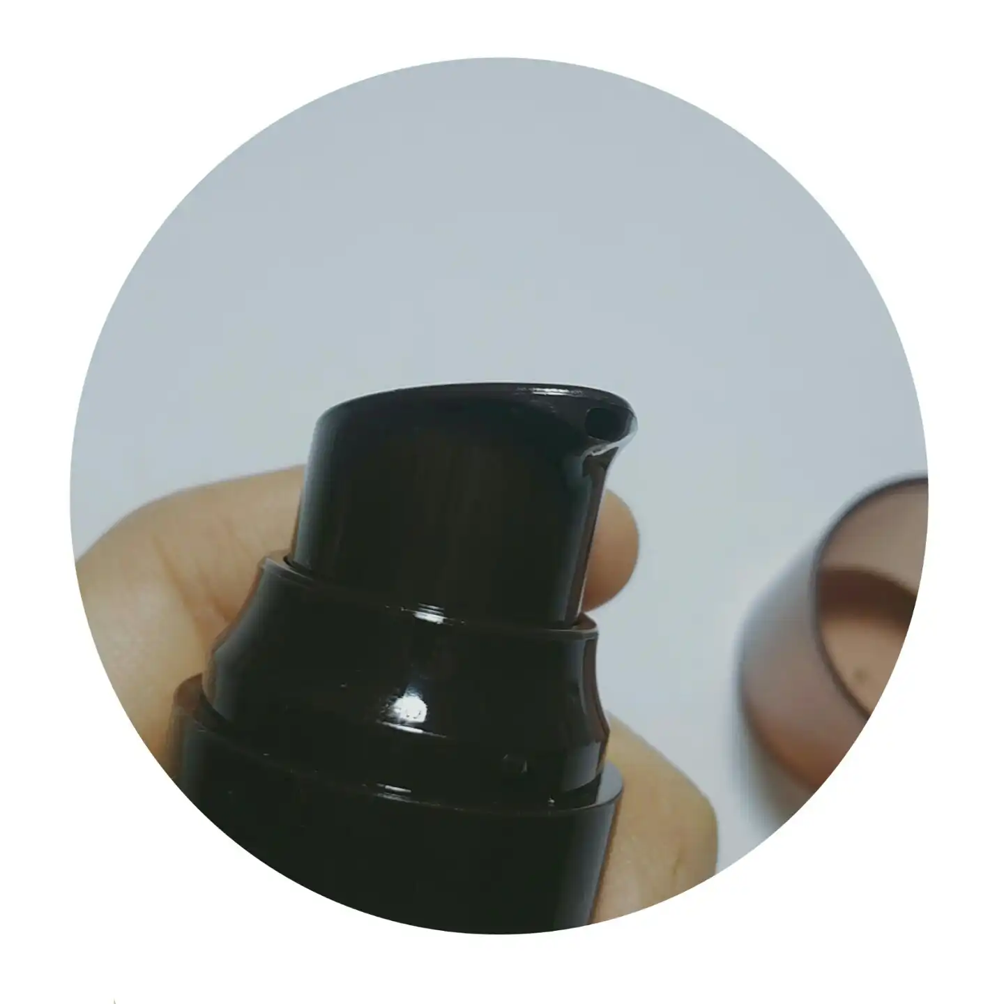 언니의파우치 리뷰 이미지 3 - [에코 소울 리얼 핏 파운데이션 [21 클리어 베이지]]