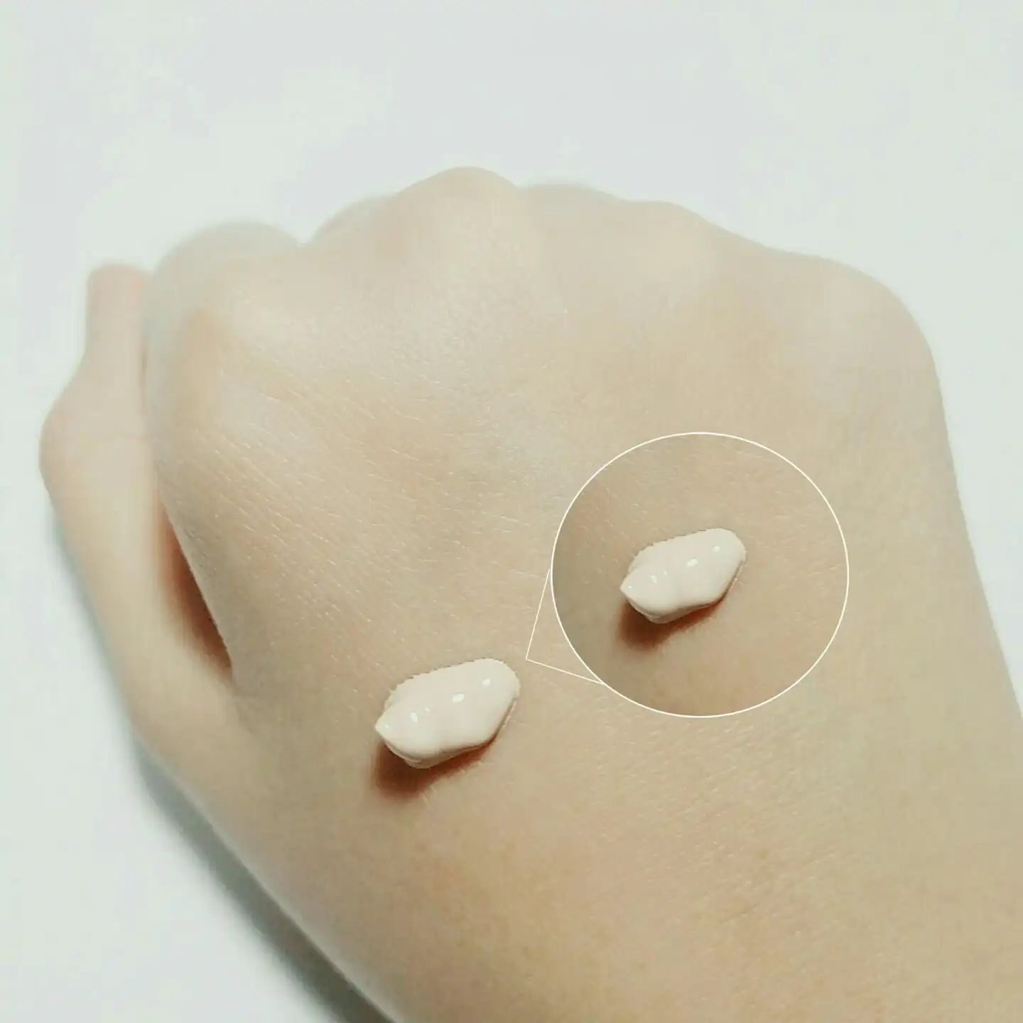 언니의파우치 리뷰 이미지 4 - [에코 소울 리얼 핏 파운데이션 [21 클리어 베이지]]