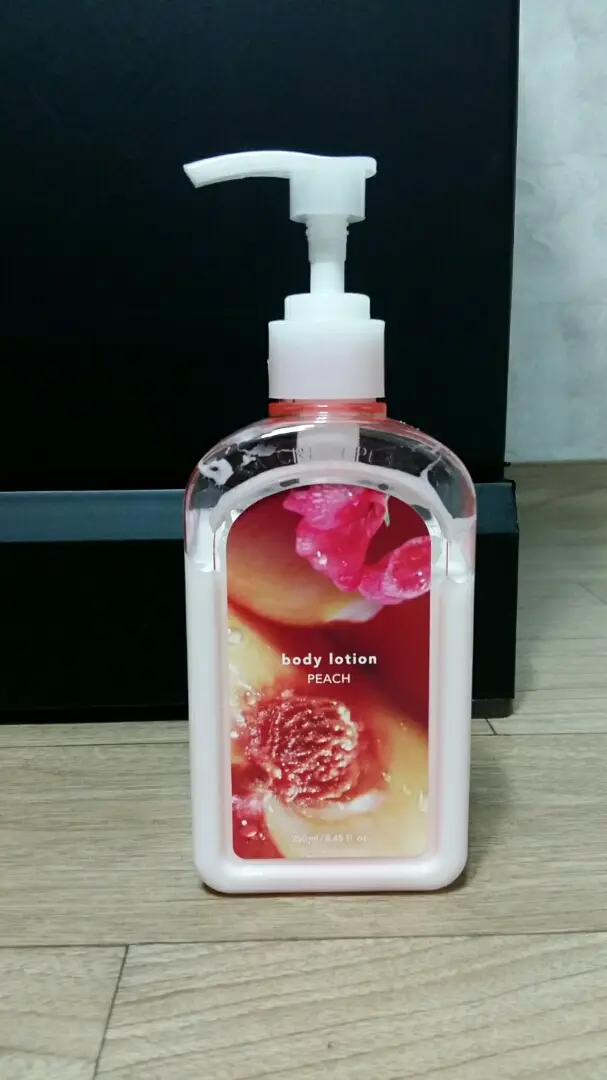 선택된 언니의파우치 리뷰 이미지 - [배쓰 앤 네이처 복숭아 바디 로션]