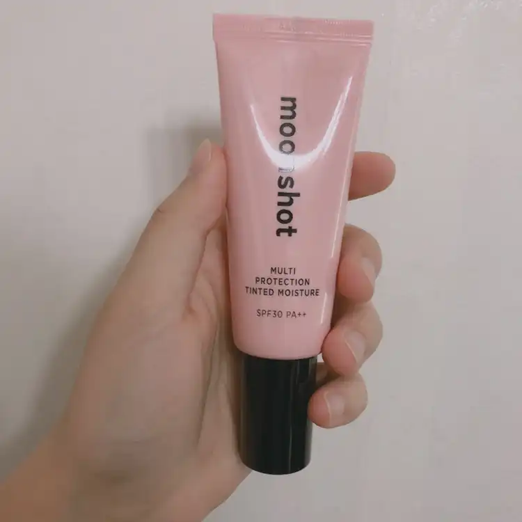 멀티 프로텍션 틴티드 모이스처