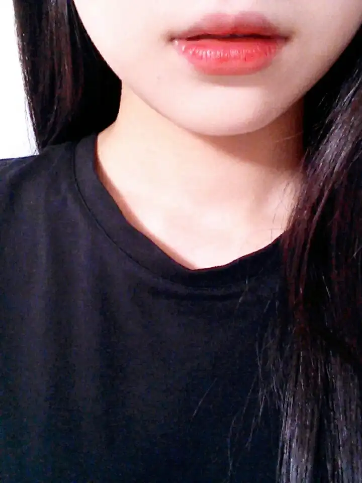 언니의파우치 리뷰 이미지 11 - [물방울 틴트 스틱 02 물방울 석류]