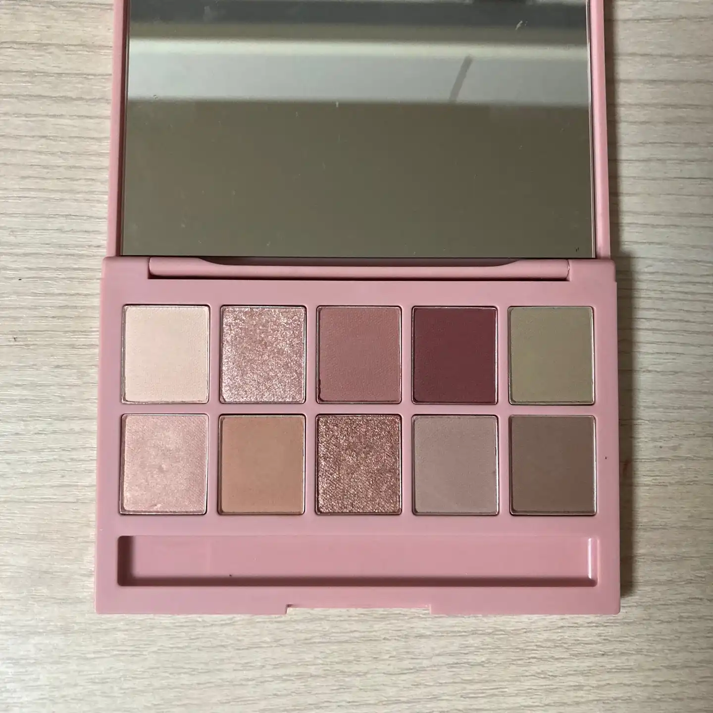 플레이 컬러 아이즈 [플라워 티 라떼]