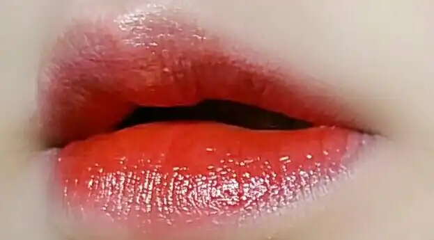 샤인 카레스 글로스 틴트 702 JULIETTE