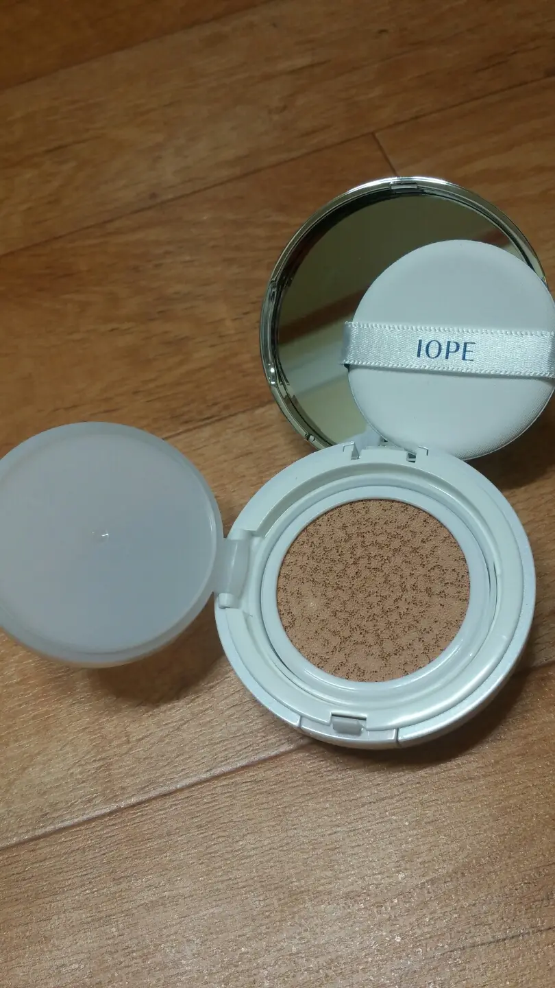 선택된 언니의파우치 리뷰 이미지 - [에어쿠션 XP 매트피니쉬 SPF 50+ PA+++ 21호 매트 바닐라]