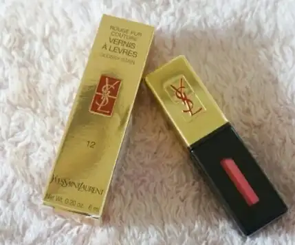 루쥬 뷔르 꾸뛰르 베르니 아 레브르(12)