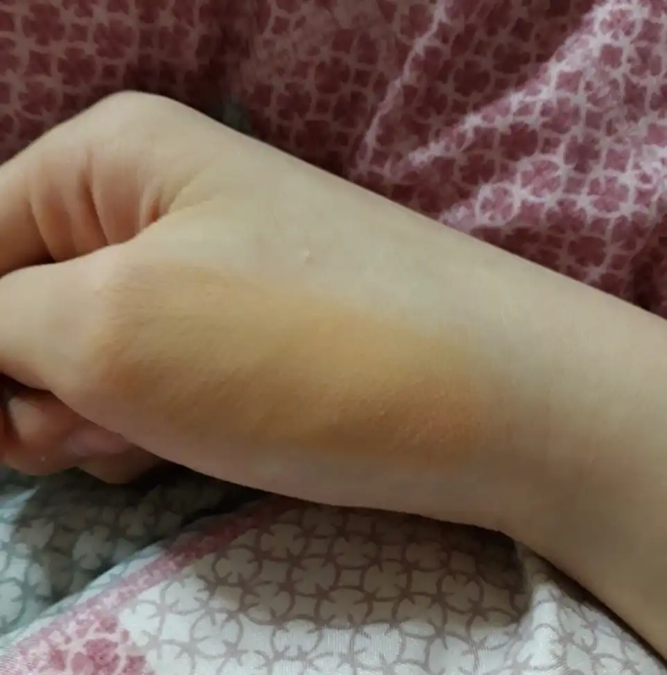 언니의파우치 리뷰 이미지 5 - [커버 퍼펙션 립 컨실러]