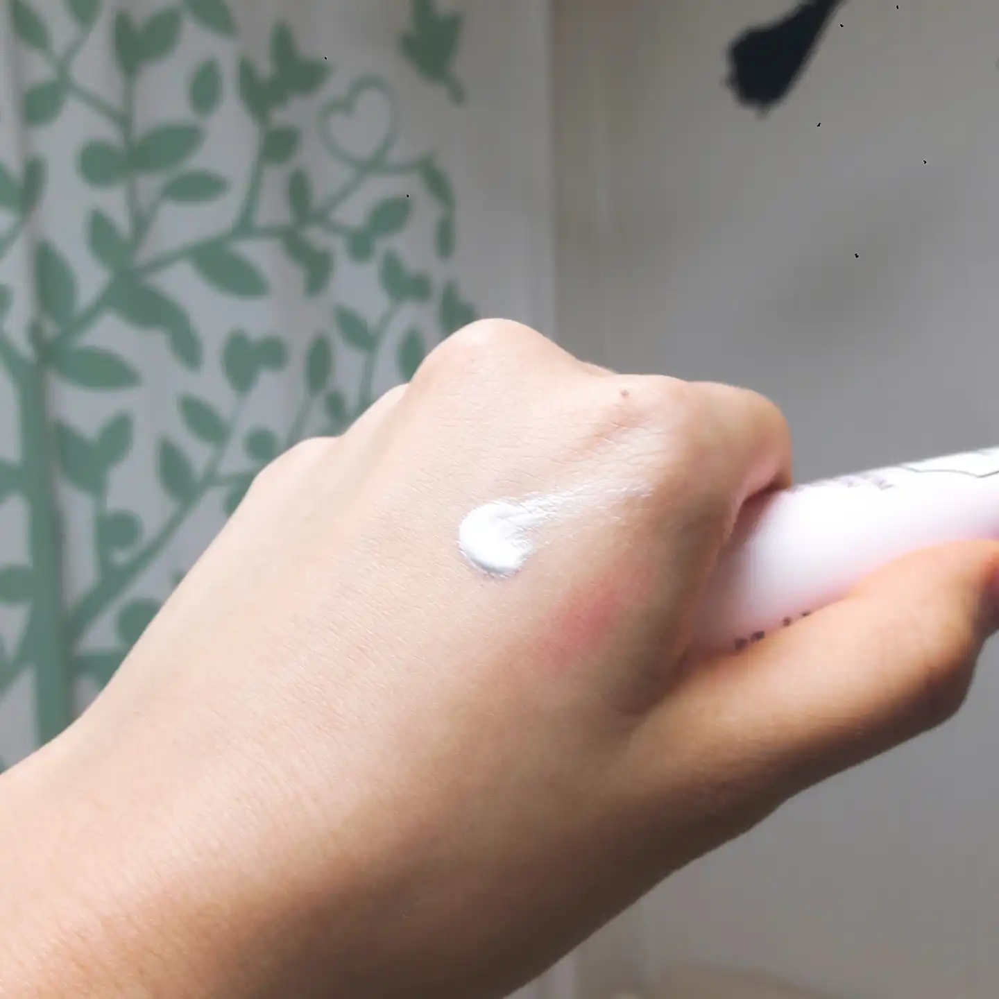 언니의파우치 리뷰 이미지 3 - [화이트닝드레스 미백 톤업크림]