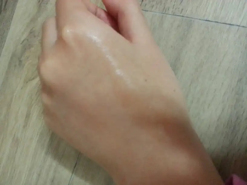 언니의파우치 리뷰 이미지 4 - [프리미엄 토마토 화이트닝 생기 에센스]