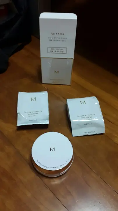 선택된 언니의파우치 리뷰 이미지 - [[M] 매직 쿠션 모이스처 SPF50+ PA+++ [21호]]