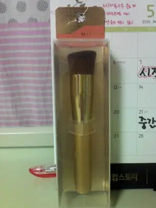 선택된 언니의파우치 리뷰 이미지 - [프로페셔널 라운딩 앵글 파운데이션 브러쉬]