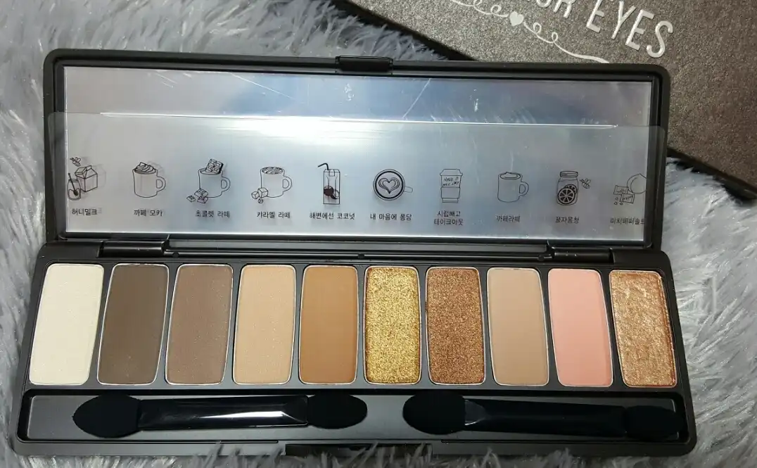 플레이 컬러 아이즈 [인 더 까페]