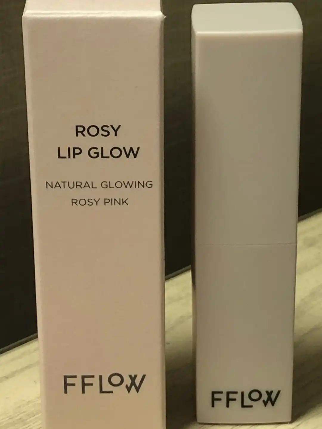 로지 립 글로우