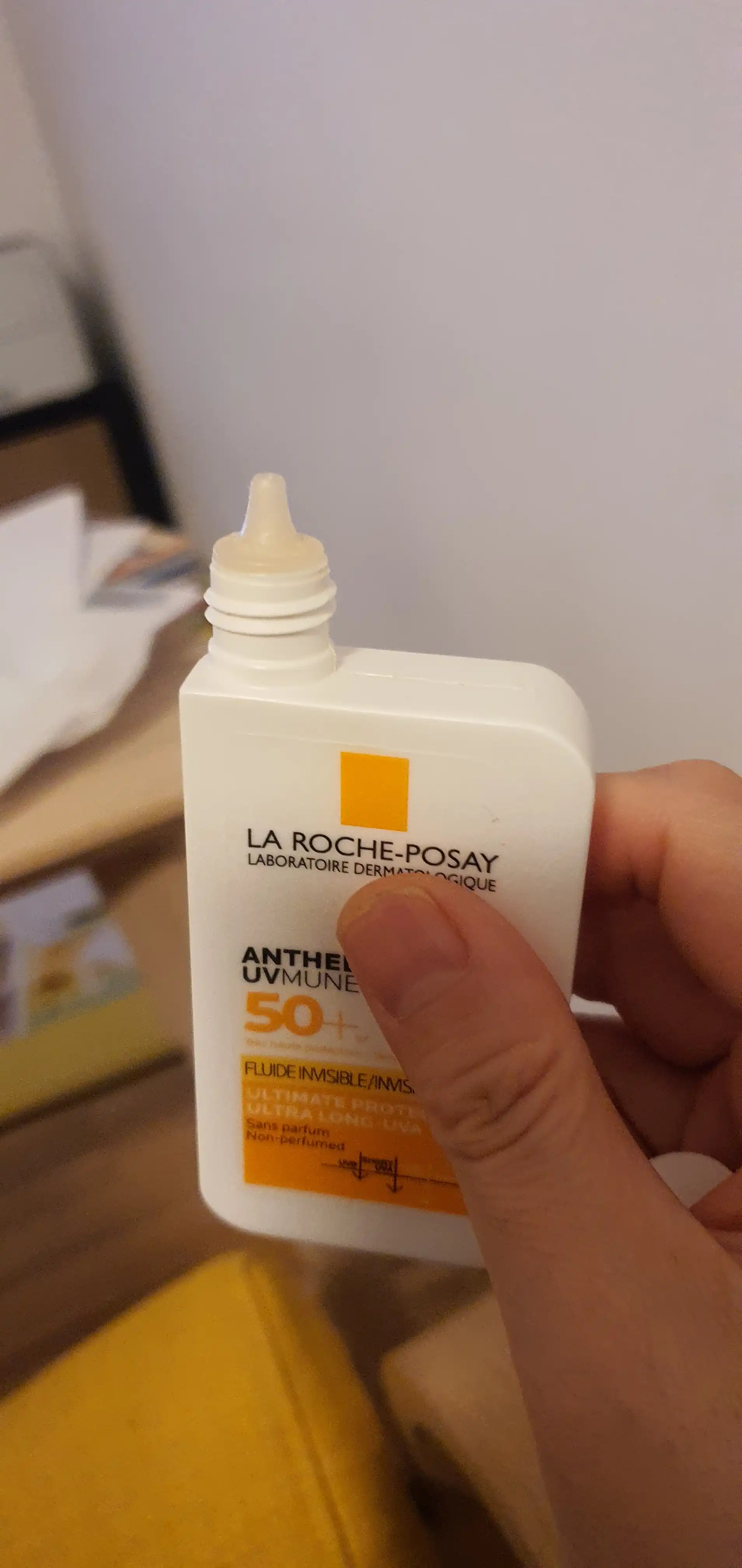 언니의파우치 리뷰 이미지 2 - [안뗄리오스 SPF50+썬크림]