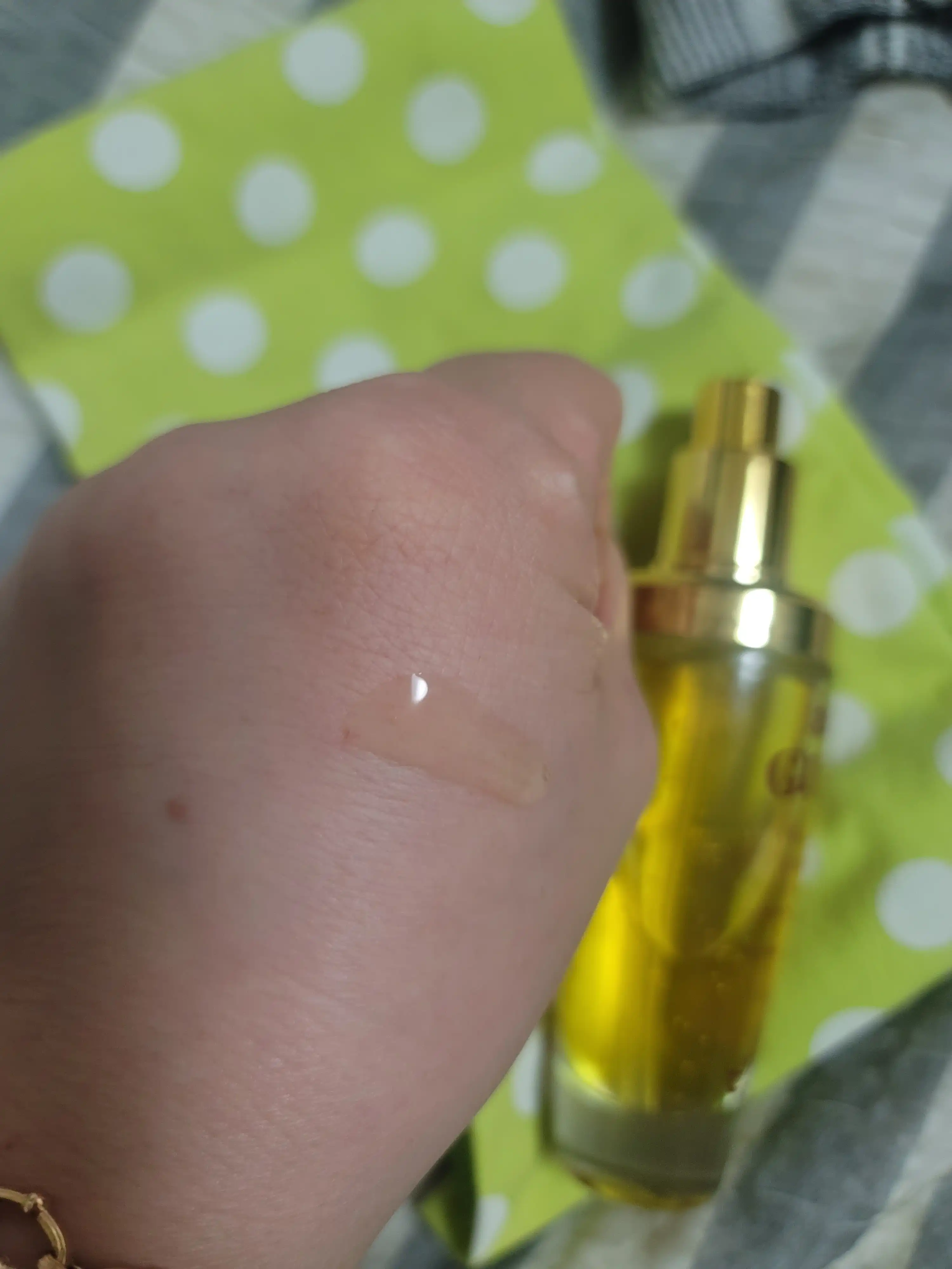 언니의파우치 리뷰 이미지 3 - [24k 골드 콜라겐 에센스]