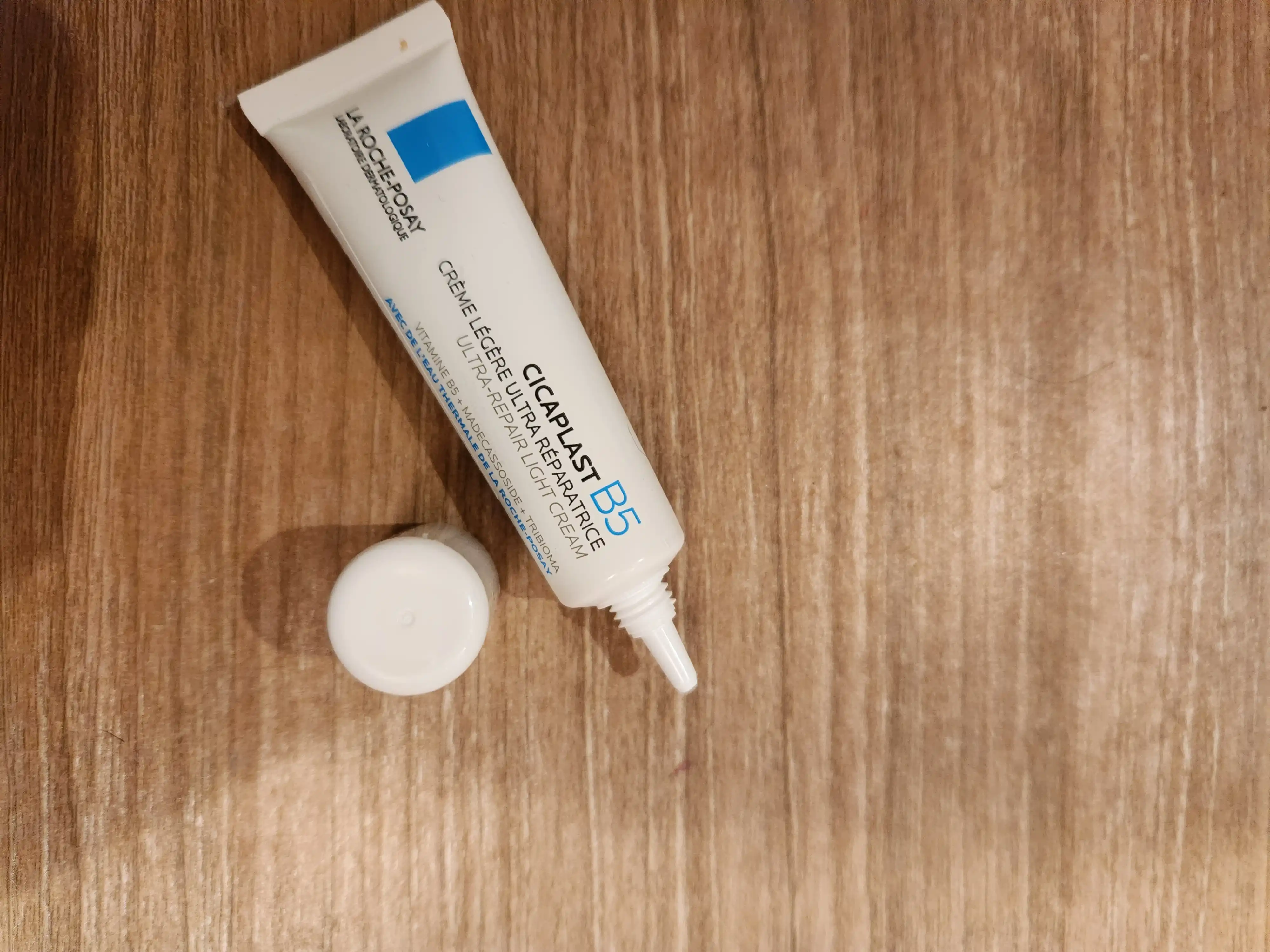 언니의파우치 리뷰 이미지 2 - [라로슈포제 시카플라스트 B5 리페어 크림]