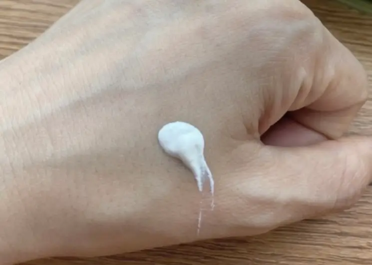 선택된 언니의파우치 리뷰 이미지 - [세이프온 에센스 선크림]