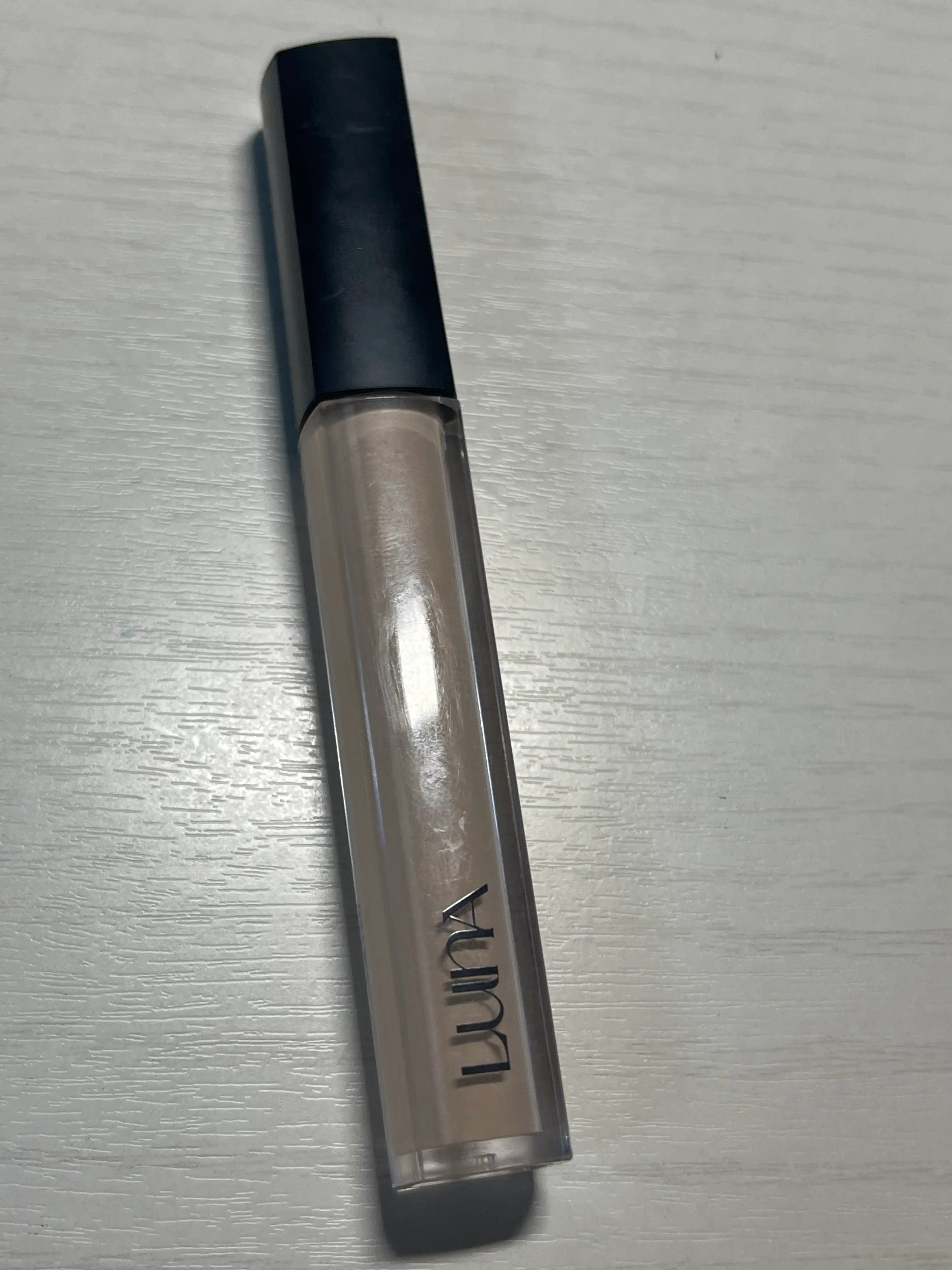 롱래스팅 팁 컨실러 [0.7 아이보리]