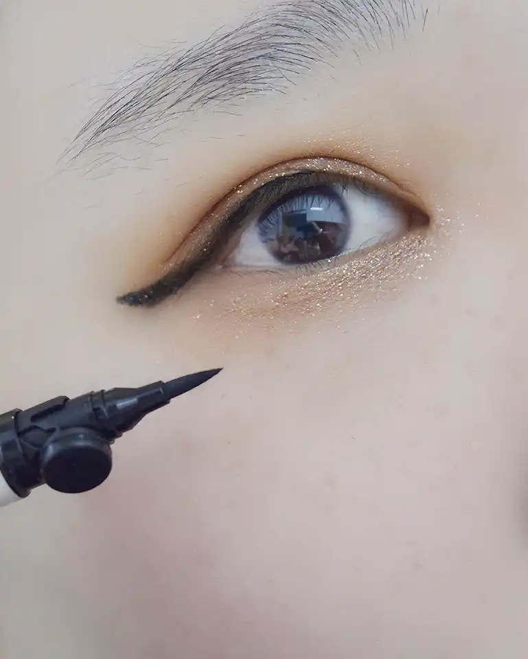 원터치 슬라이딩 팝업 아이라이너 [01 블랙]