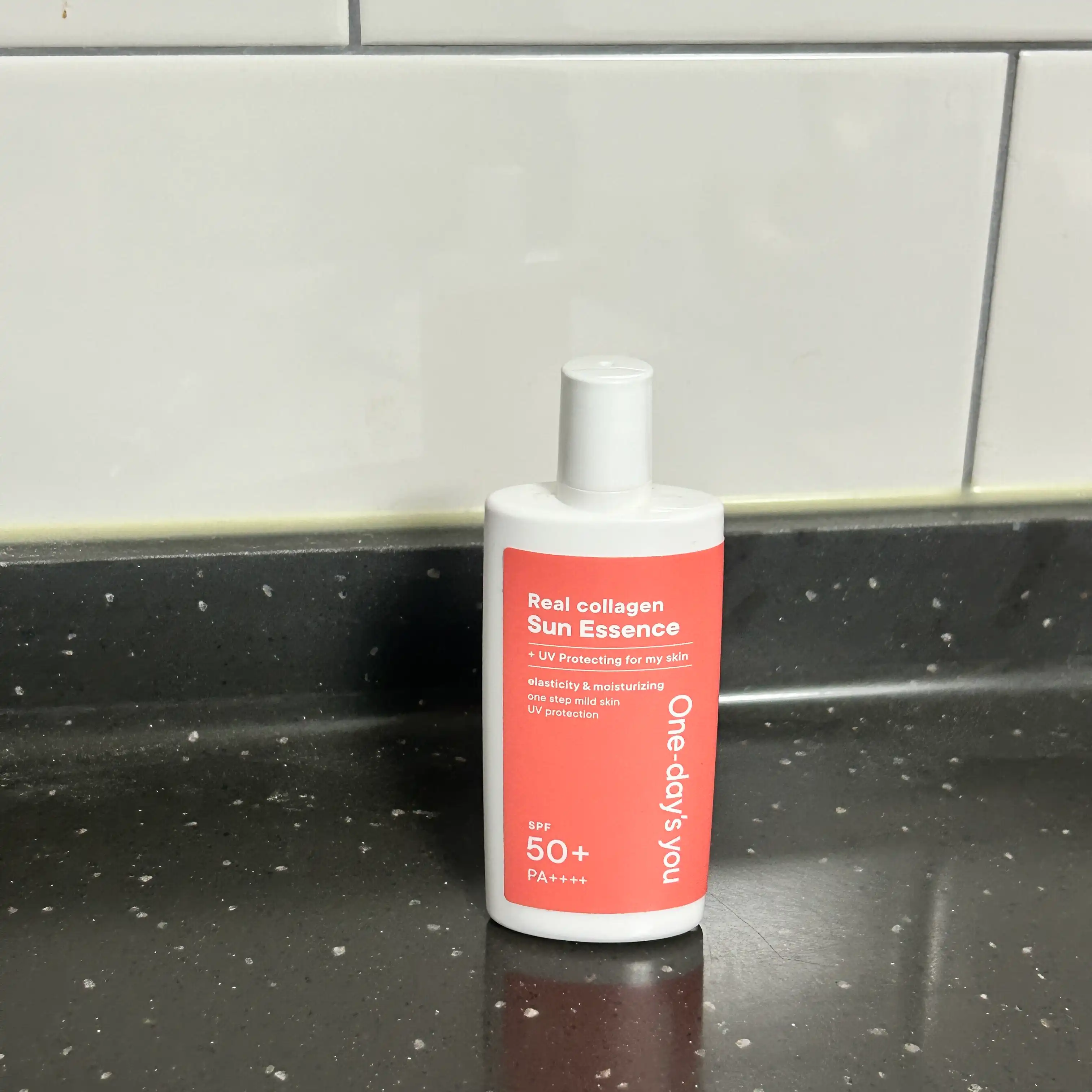 리얼 콜라겐 선에센스