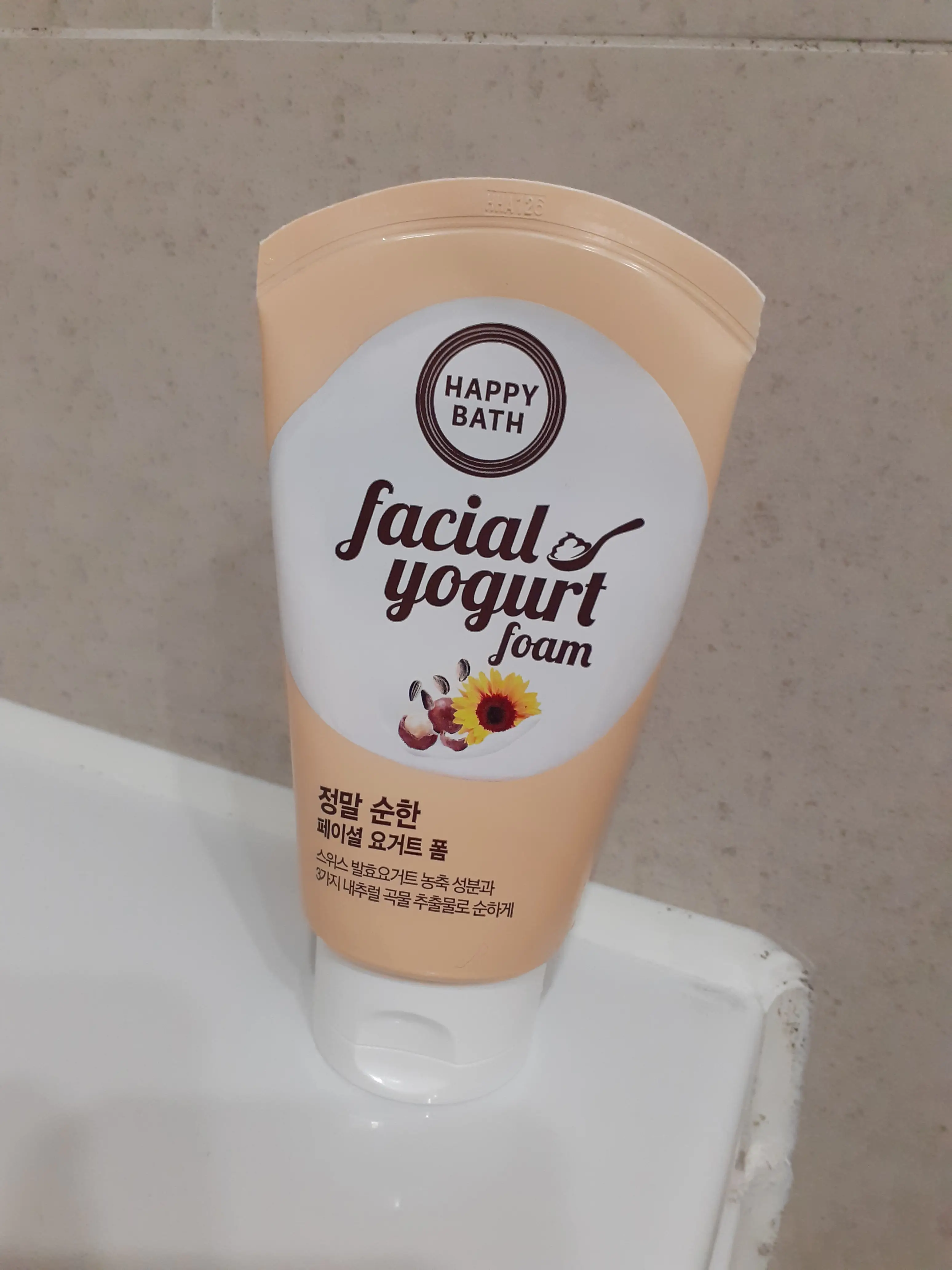 선택된 언니의파우치 리뷰 이미지 - [정말 촉촉한 훼이셜 요거트 폼]