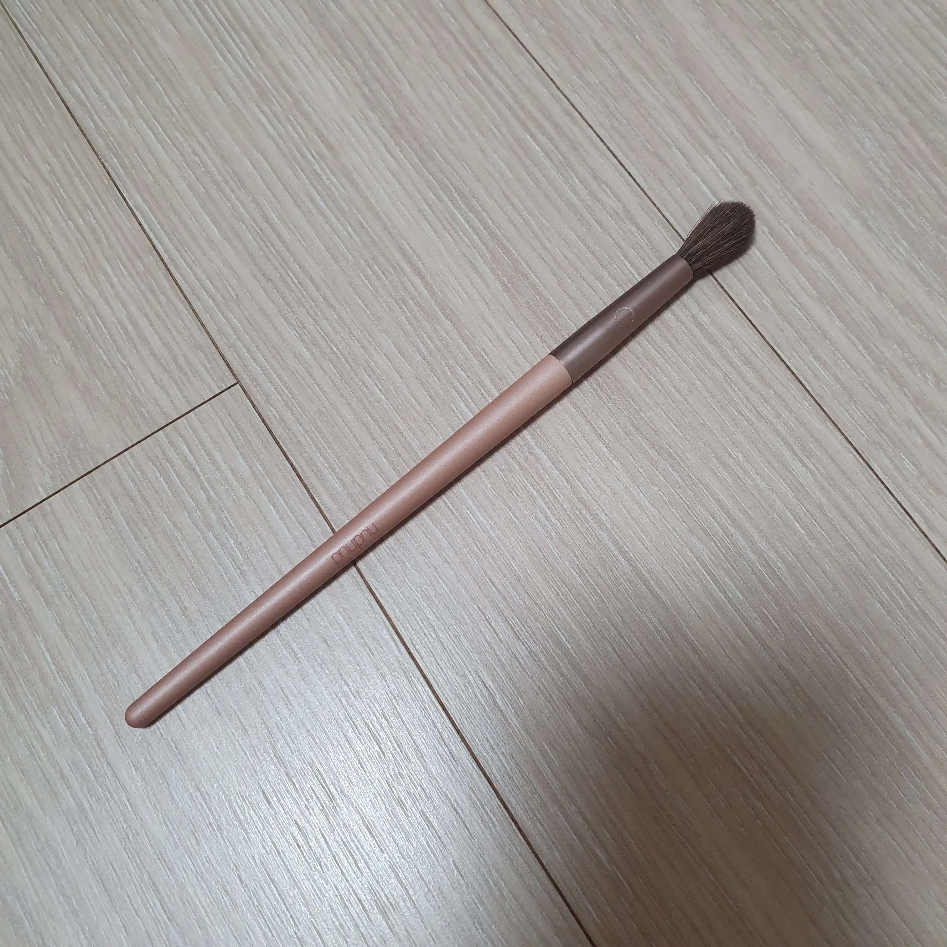 선택된 언니의파우치 리뷰 이미지 - [눋눋 EY21 올 오버 섀도우 브러시]