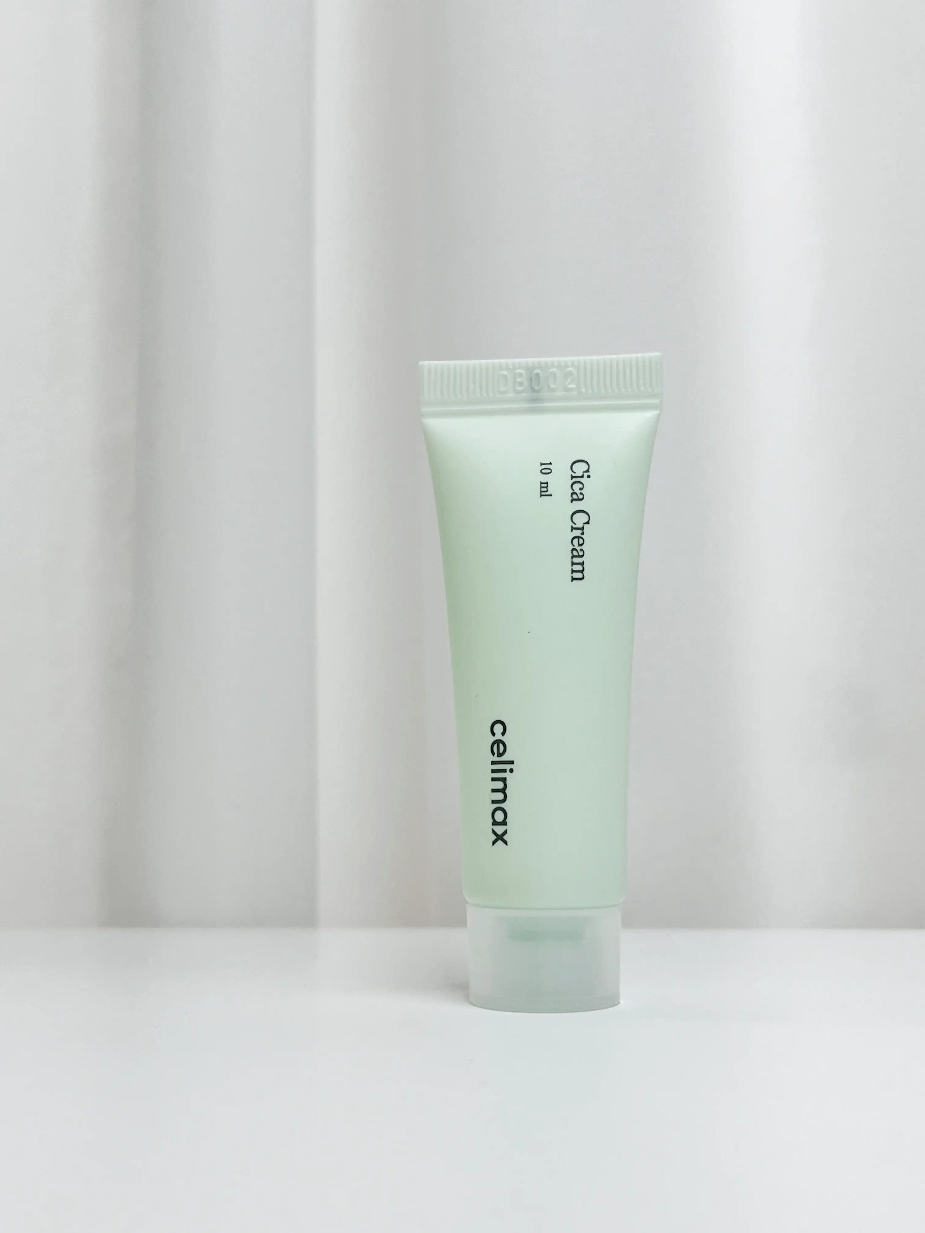 더 리얼 시카 수딩 크림