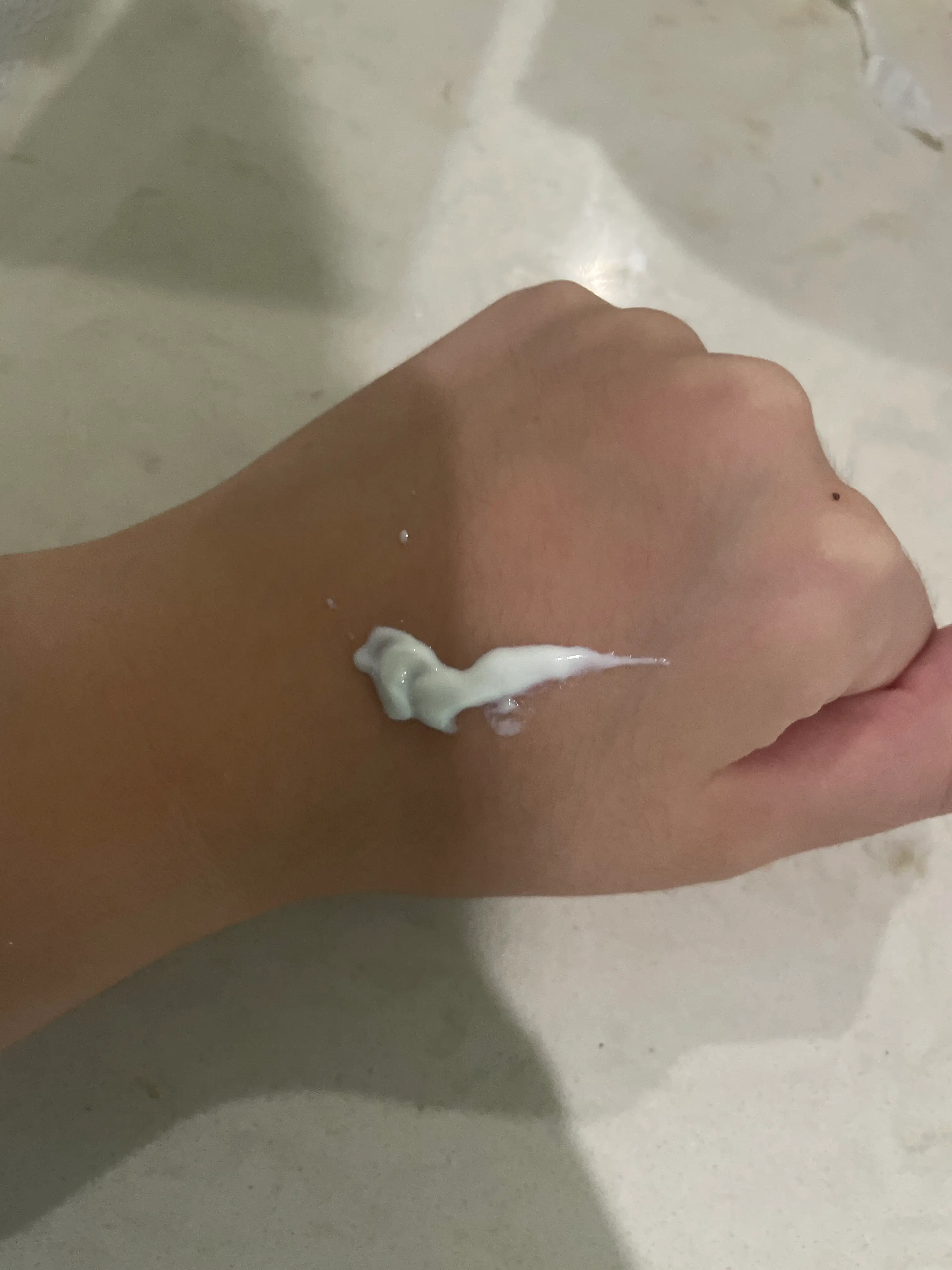 선택된 언니의파우치 리뷰 이미지 - [그린티 시카 수분 선크림]