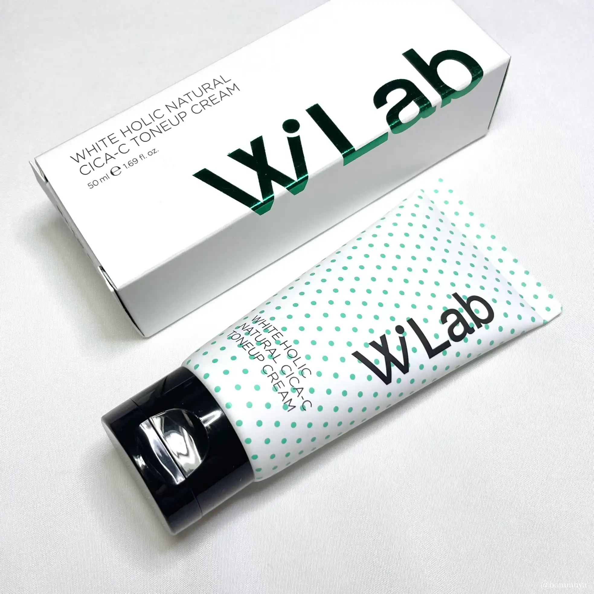 화이트 홀릭 네츄럴 시카씨 톤업 크림