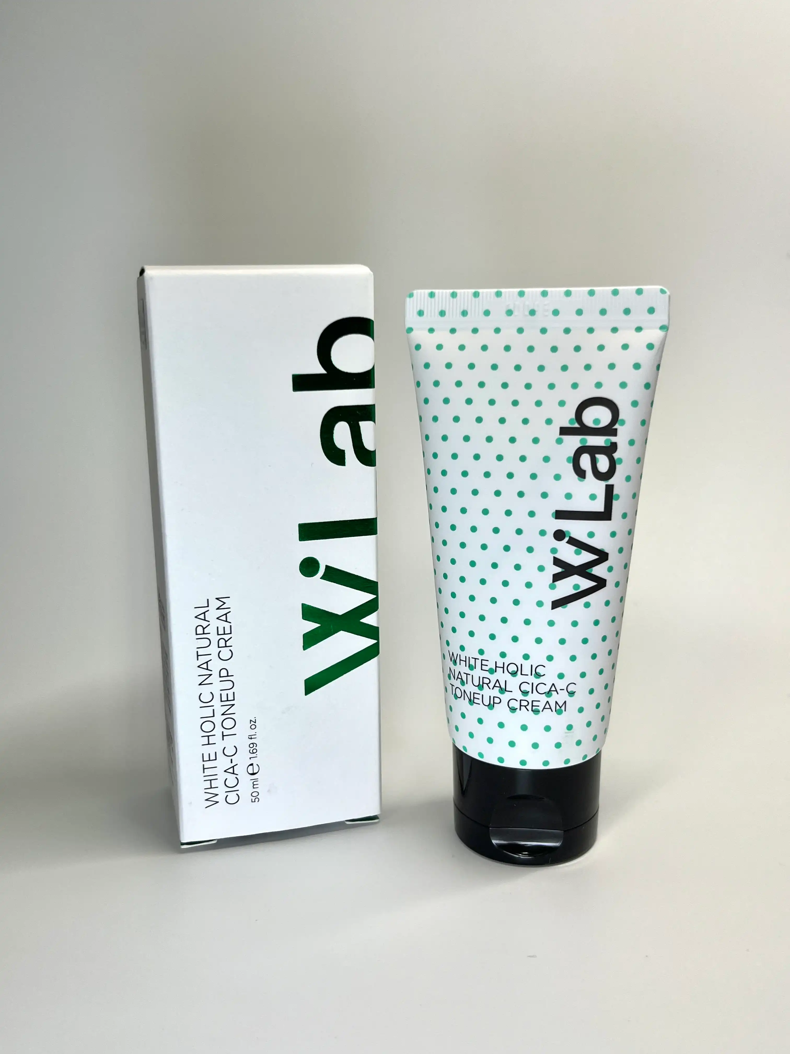 화이트 홀릭 네츄럴 시카씨 톤업 크림