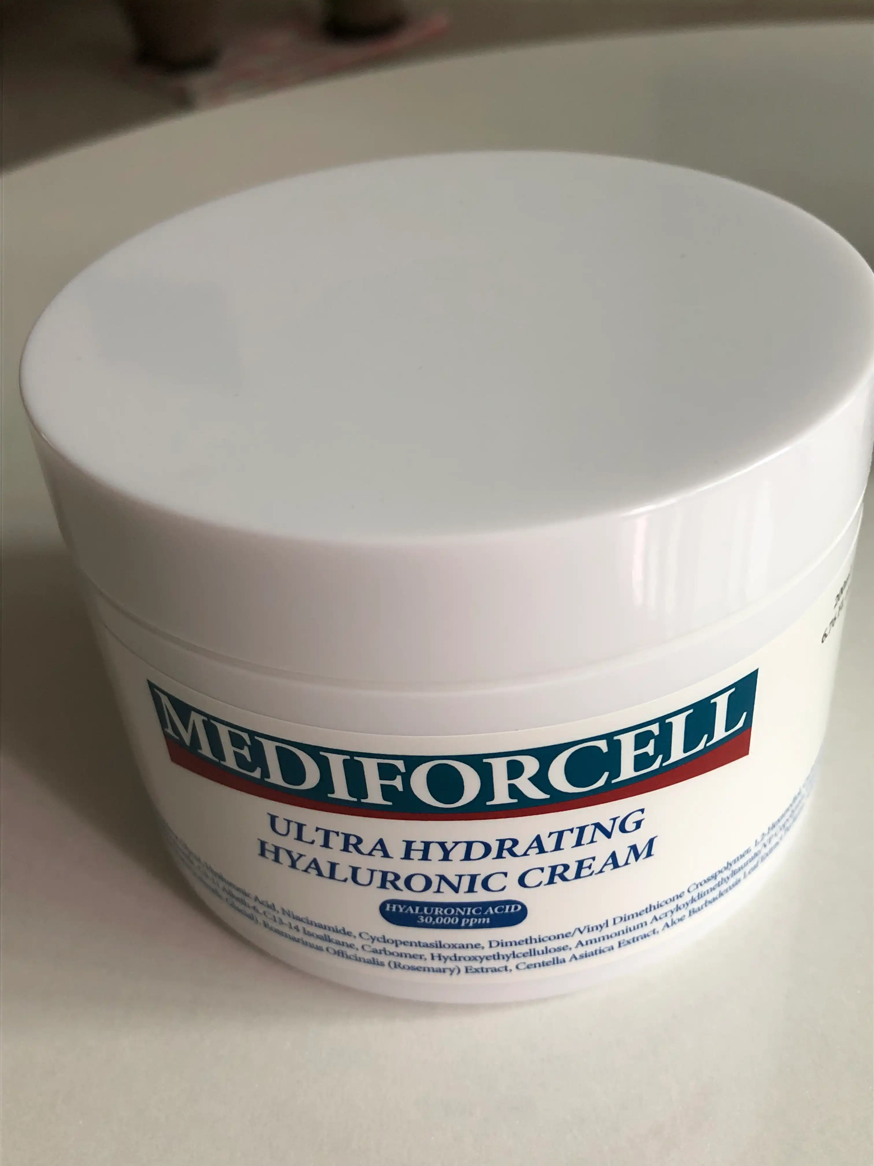 울트라 하이드레이팅 히알루론산 수분크림