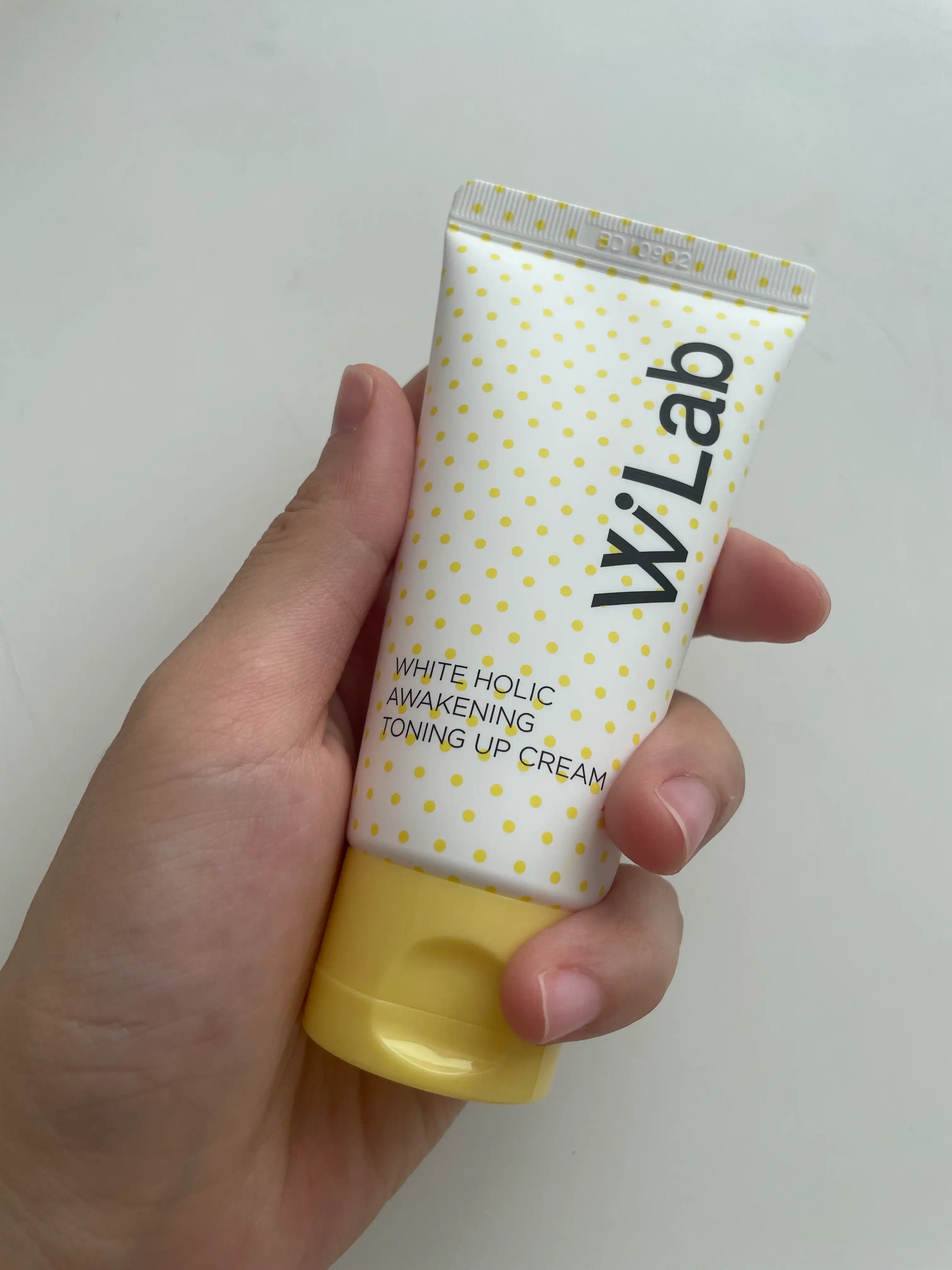 화이트 홀릭 어웨이크닝 토닝 업 크림