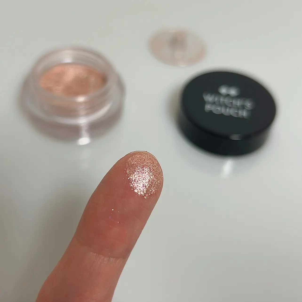 선택된 언니의파우치 리뷰 이미지 - [프리즘 컬러 피그먼트 아이섀도우 [01 베이지라이트핑크]]