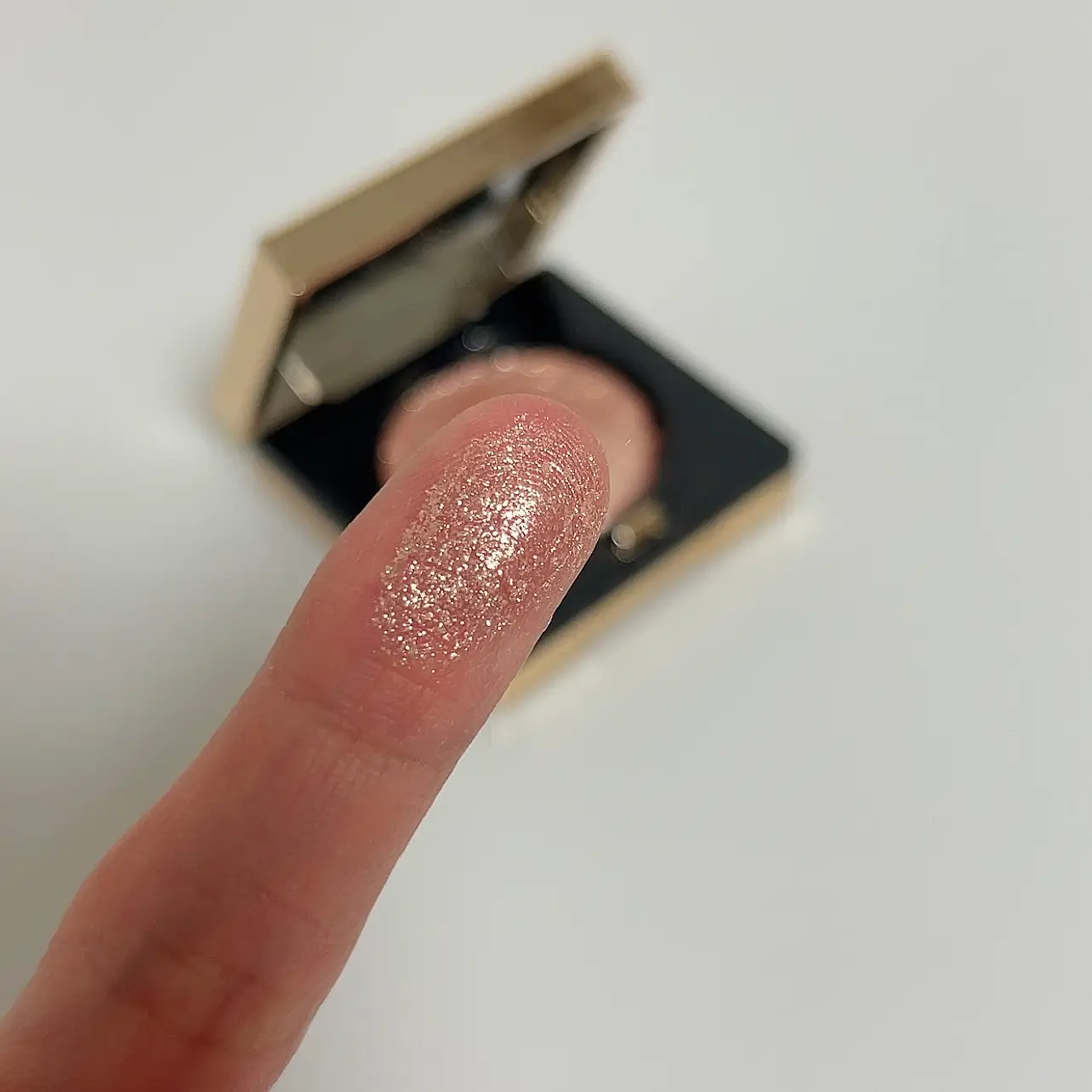 선택된 언니의파우치 리뷰 이미지 - [럭스 아이섀도우 리치 스파클 [문스톤]]