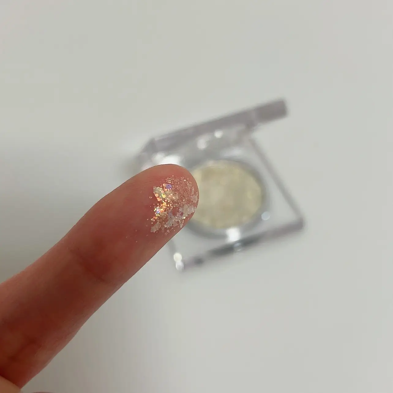 선택된 언니의파우치 리뷰 이미지 - [글리터 라이징 섀도우 [07 허츠 딜라이트]]