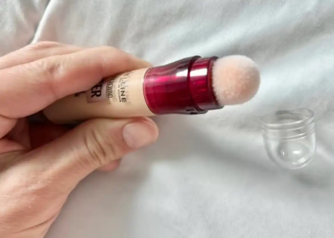 에이지 리와인드 컨실러