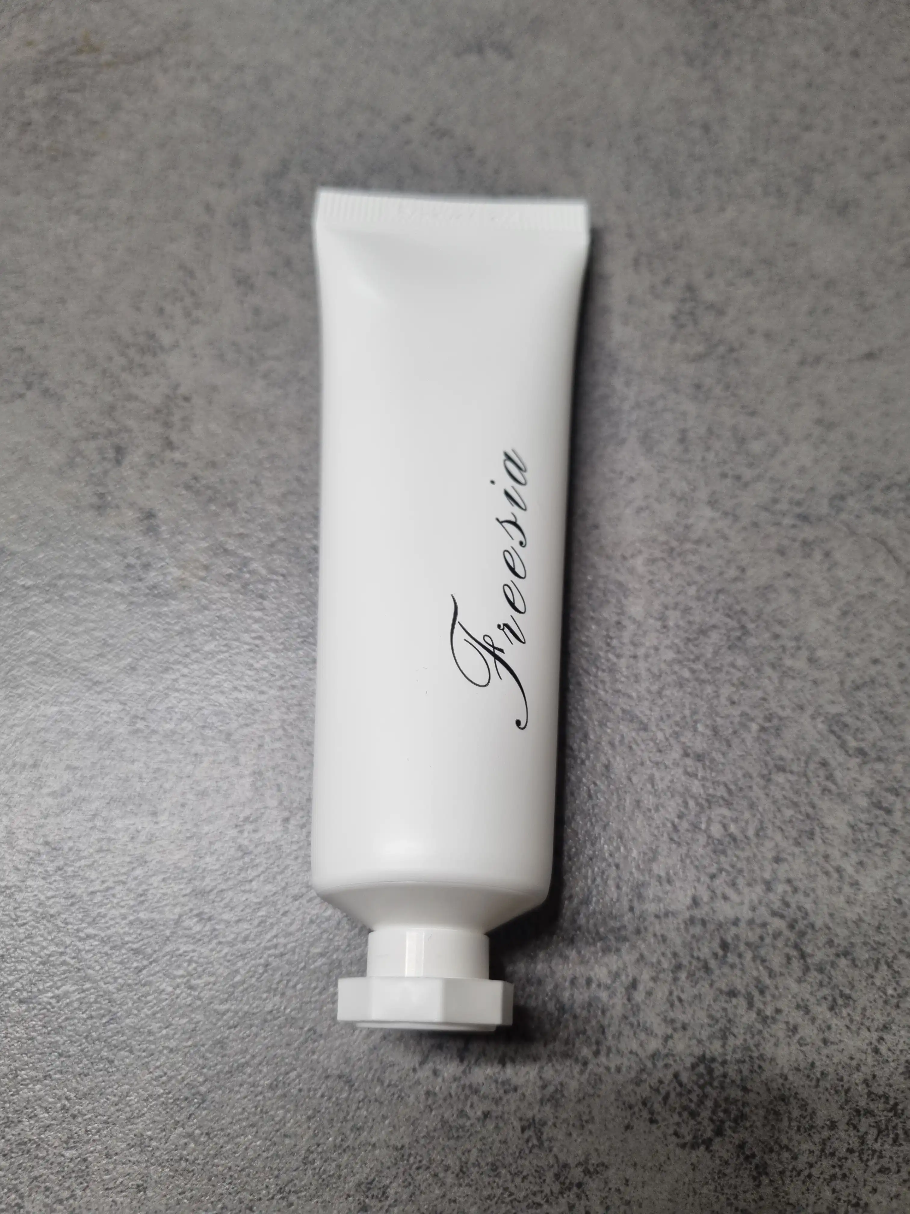 고보습 퍼퓸 핸드크림