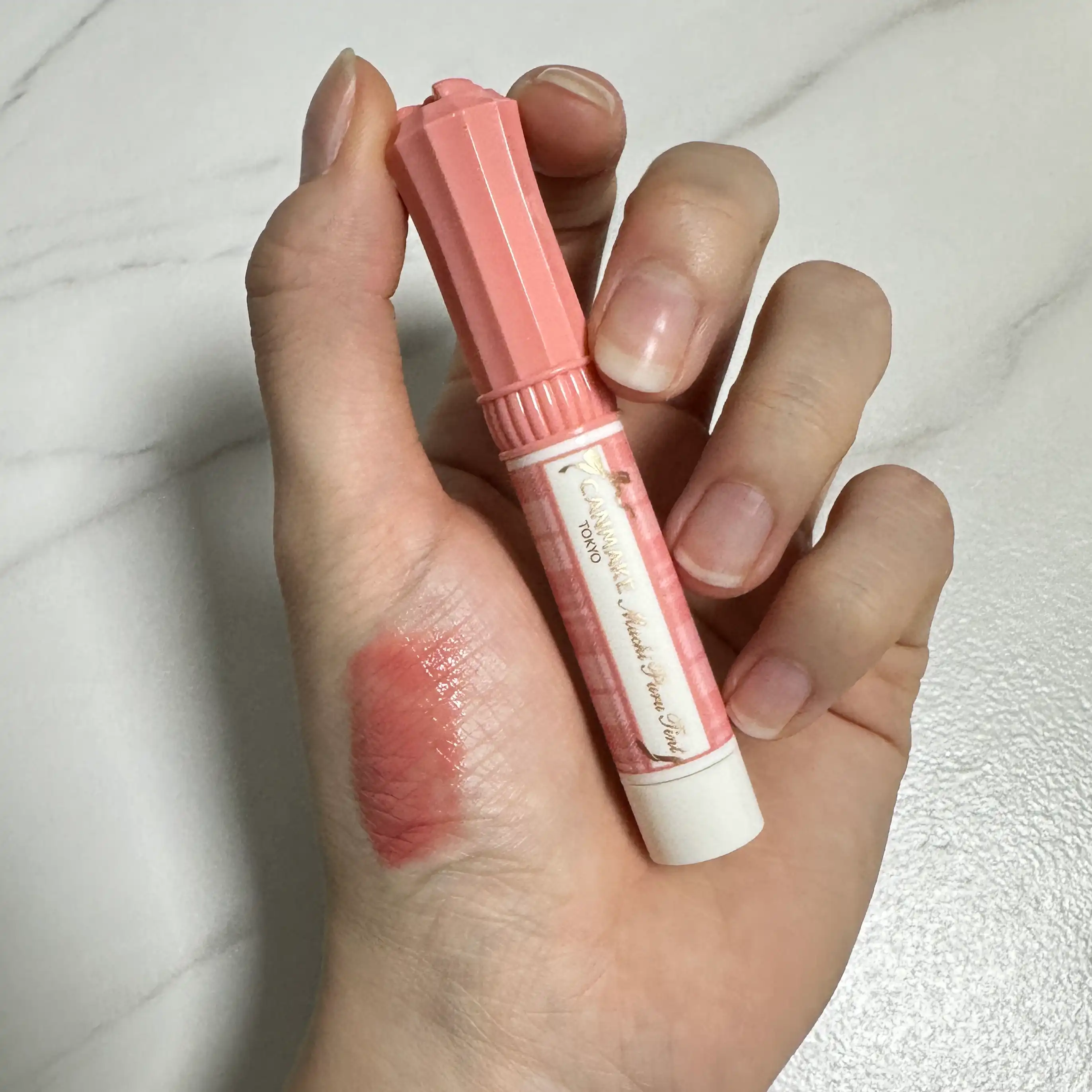 무치푸루 틴트 모모