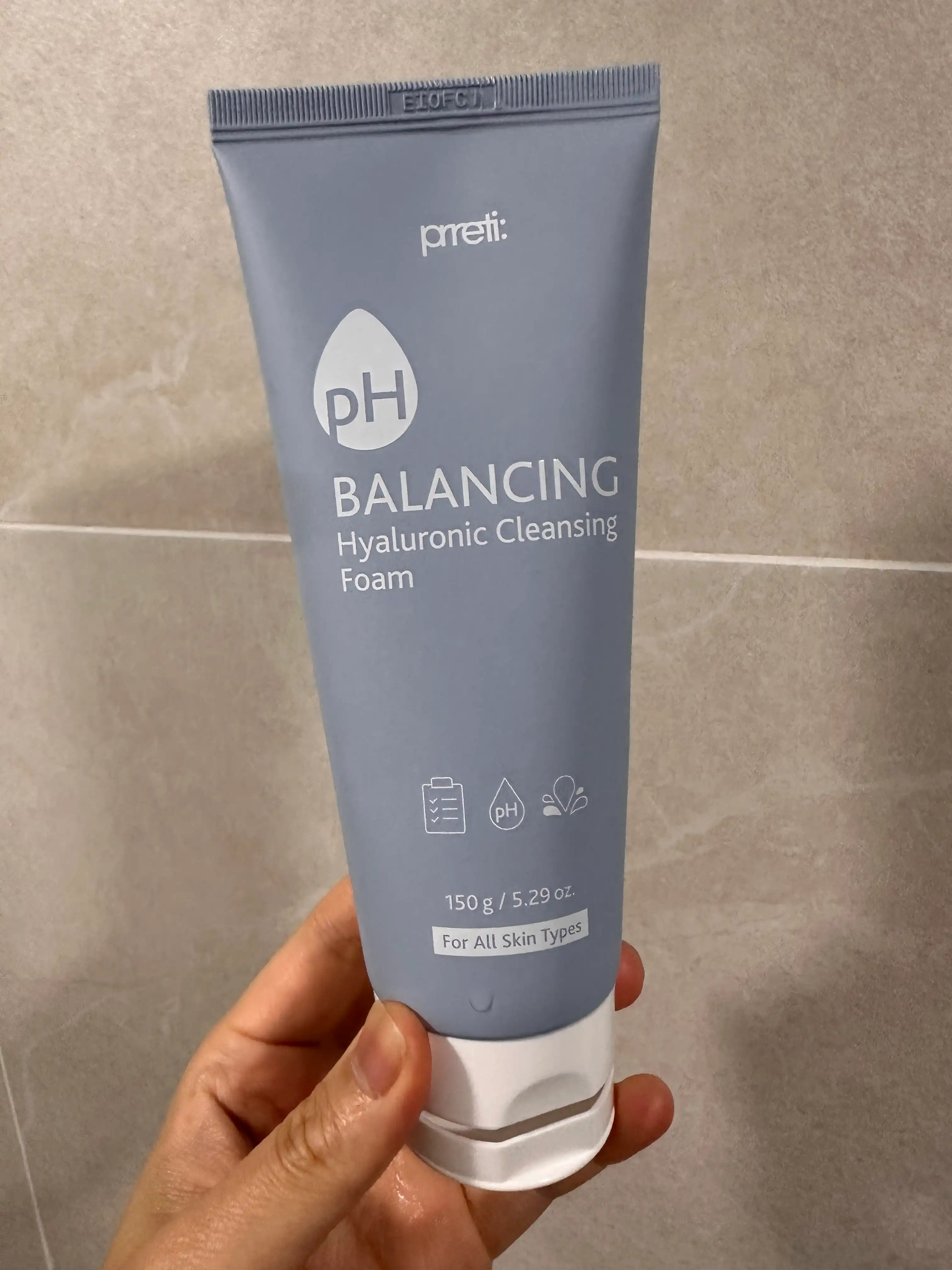 약산성 히알루로닉 클렌징 폼 