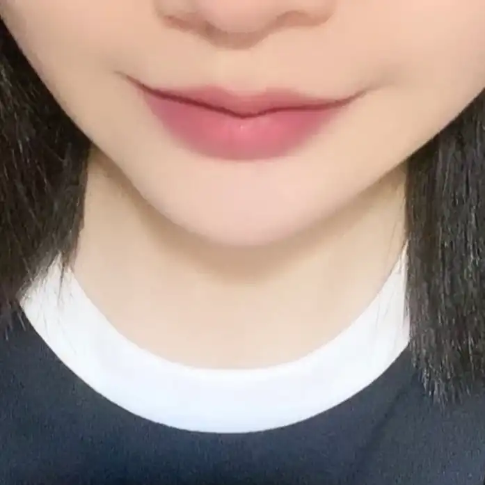 언니의파우치 리뷰 이미지 2 - [꾸뛰르 립틴트 블러 벨벳]