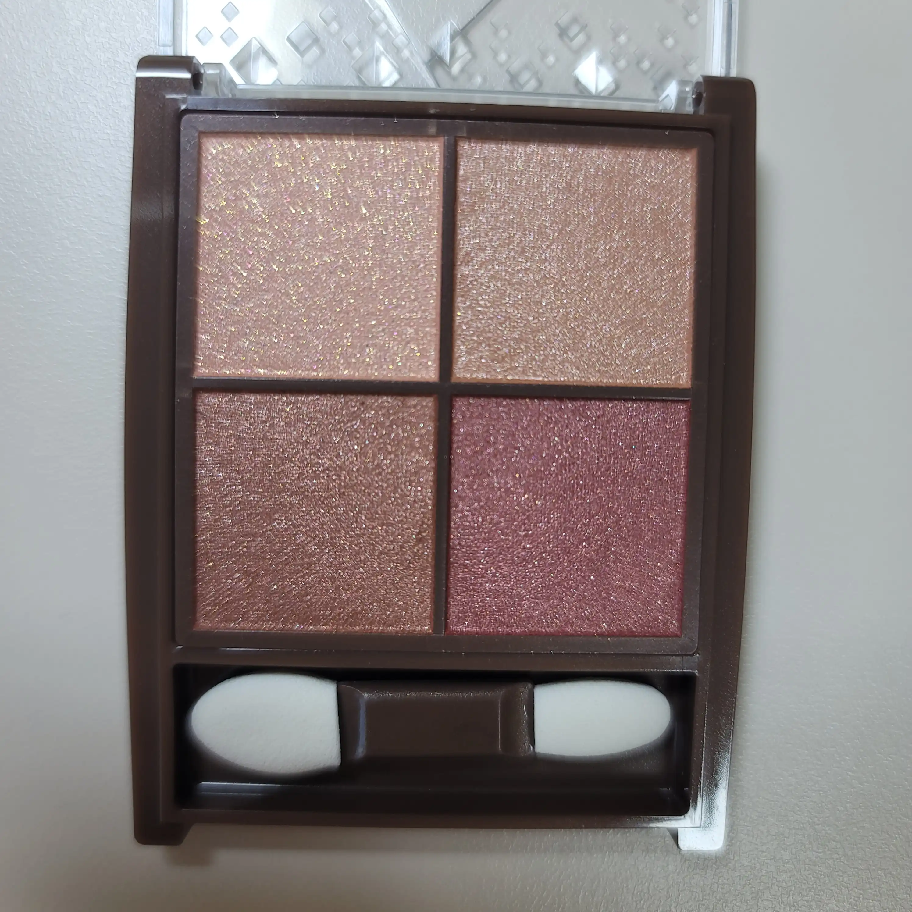 뉘앙스 온 아이섀도우