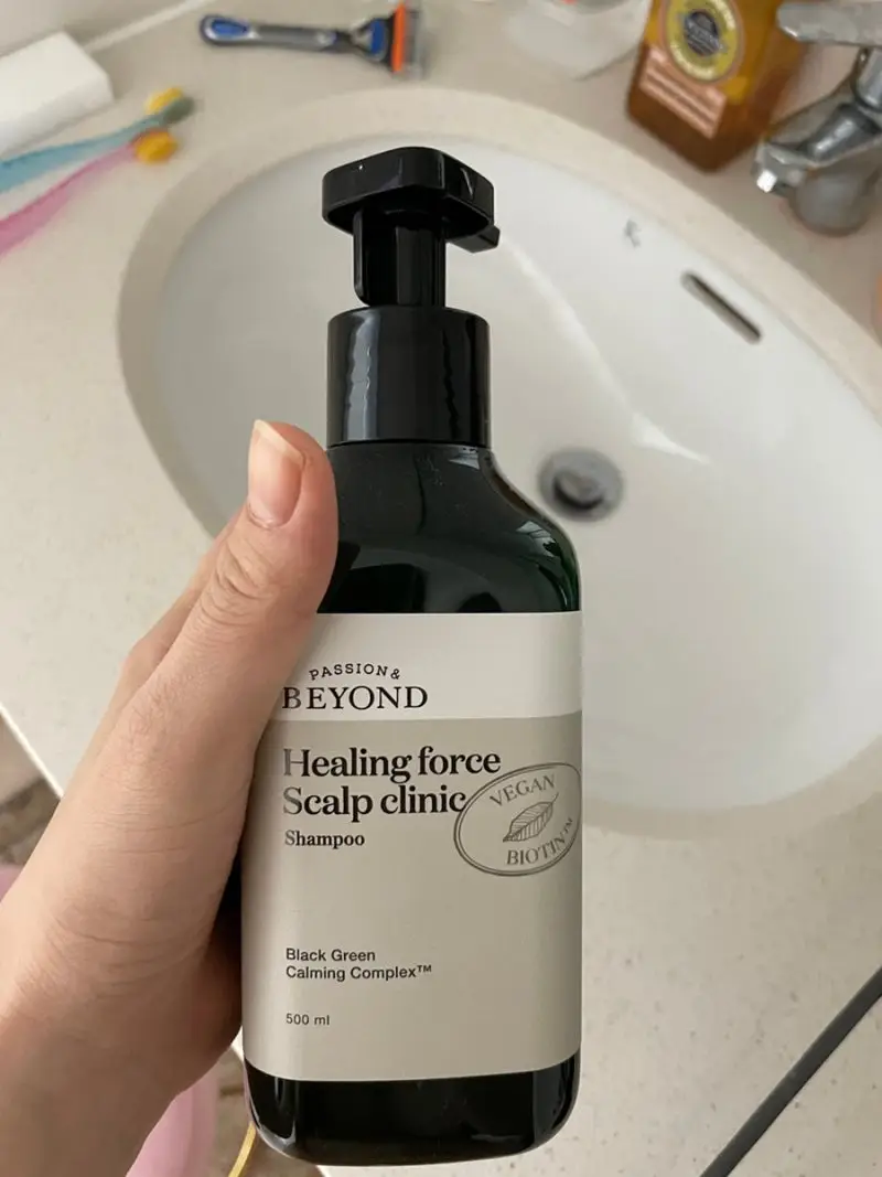 선택된 언니의파우치 리뷰 이미지 - [힐링포스 스캘프 클리닉 샴푸]