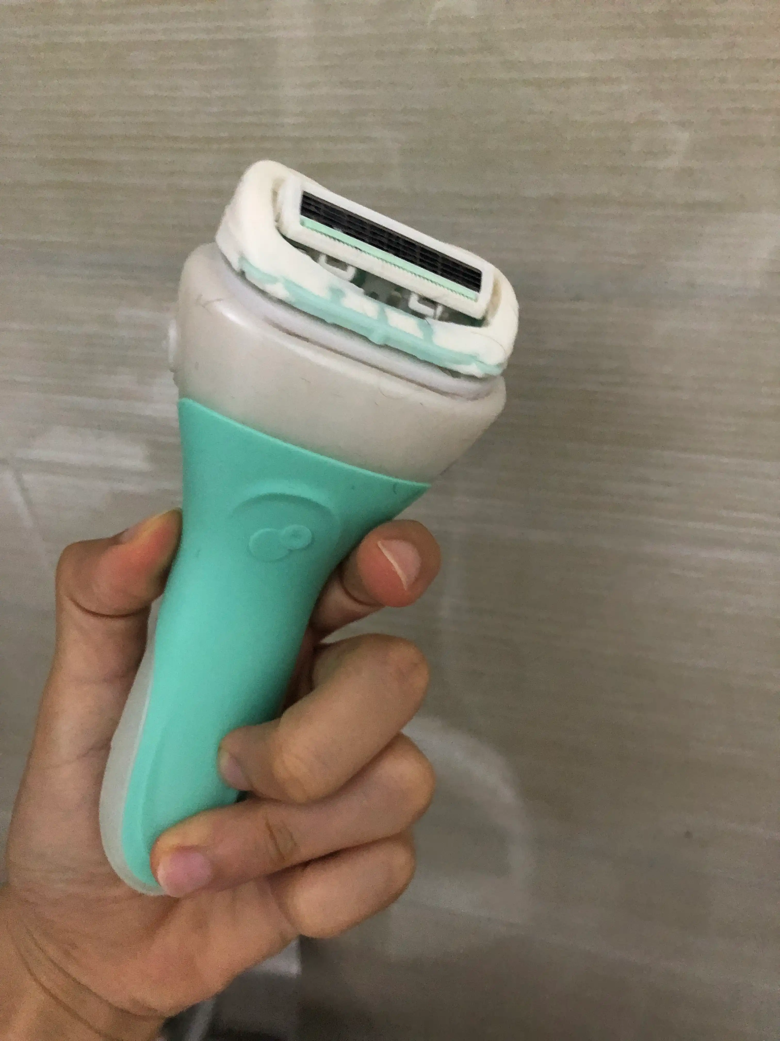 언니의파우치 리뷰 이미지 2 - [인튜이션 내추럴 면도기 센시티브 케어]