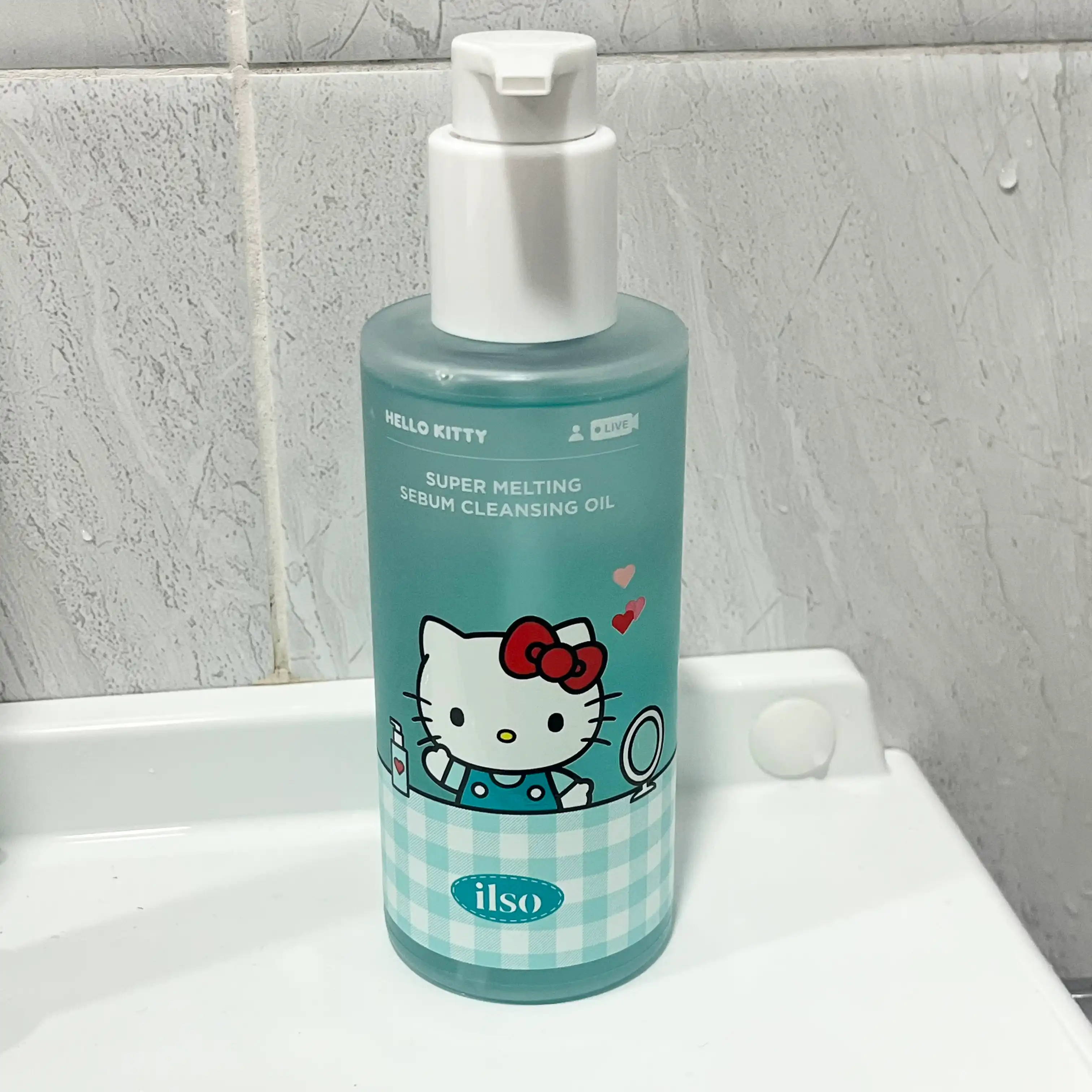 언니의파우치 리뷰 이미지 - [(일소X헬로키티) 슈퍼 멜팅 세범 클렌징 오일]