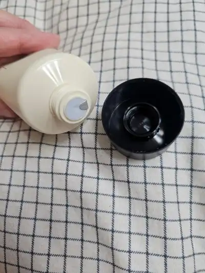 언니의파우치 리뷰 이미지 2 - [잉글리쉬 페어 앤 프리지아 핸드 크림]