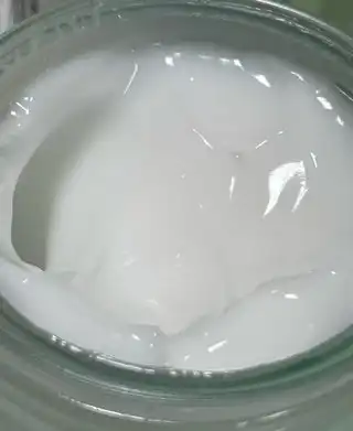언니의파우치 리뷰 이미지 2 - [서양송악 그린 히알루론 6초 수분크림]